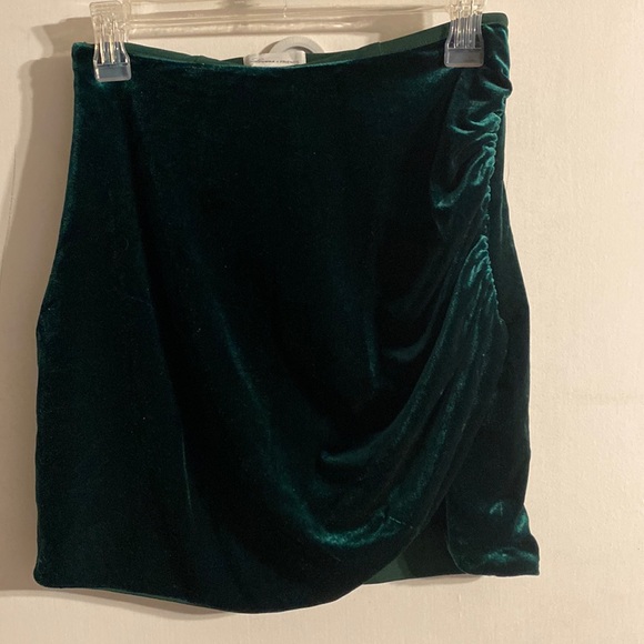 Lovers and Friends Paris Velvet mini skirt Emerald Green Small - Picture 2 of 6